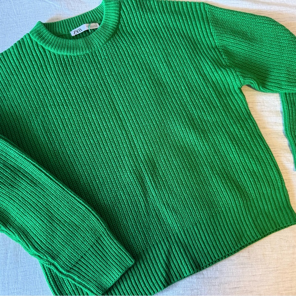 Zara Green Crew Neck Sweater with Ribbed Knit